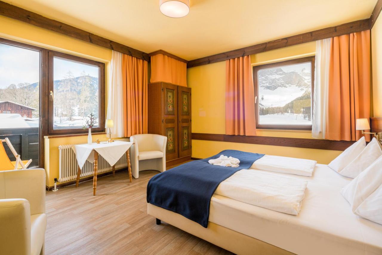 Ferienhotel Knollhof Ramsau am Dachstein Exteriör bild