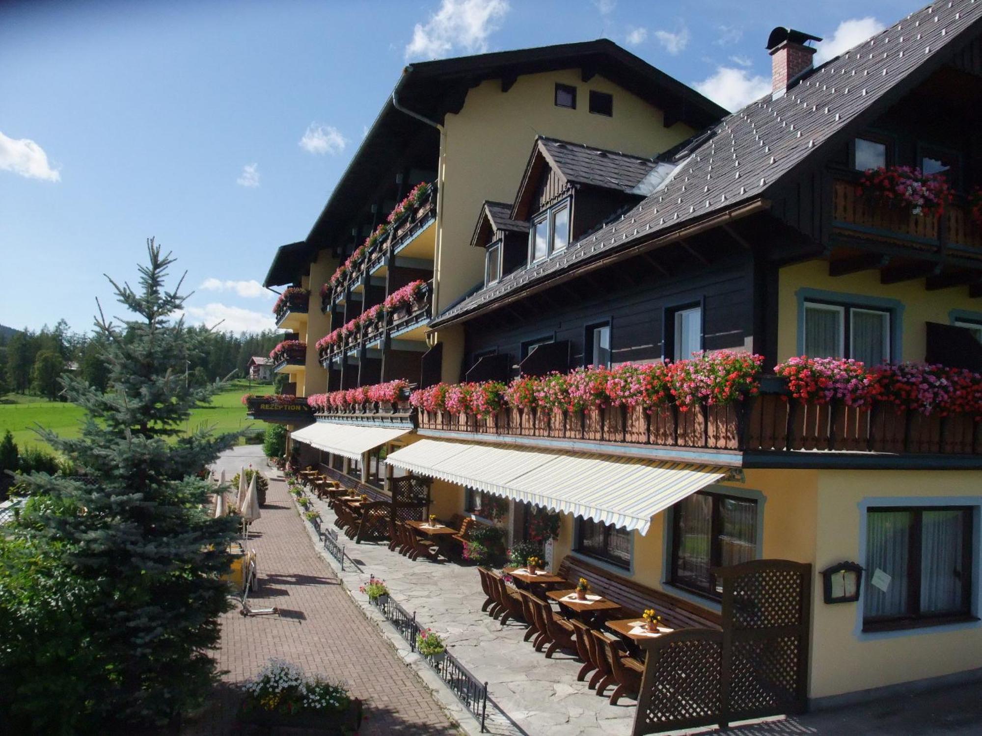 Ferienhotel Knollhof Ramsau am Dachstein Exteriör bild
