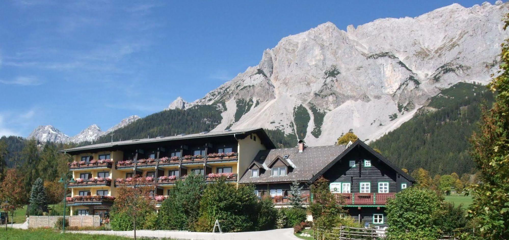 Ferienhotel Knollhof Ramsau am Dachstein Exteriör bild